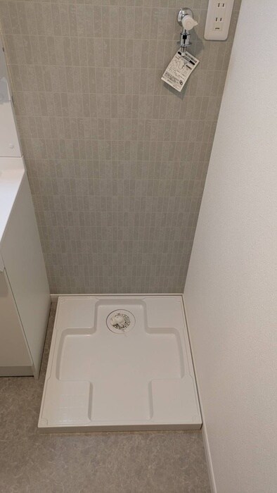 物件内観写真14　(洗濯機置場)