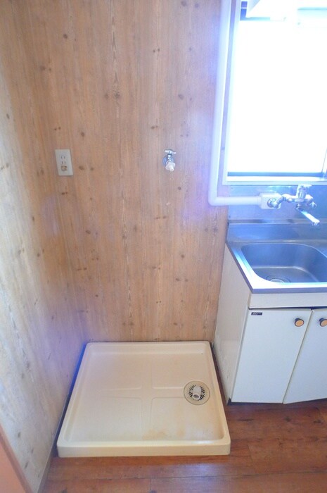 物件内観写真18　(洗濯機置場)