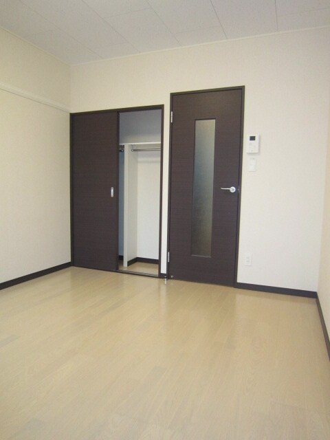 物件内観写真3　(居室)