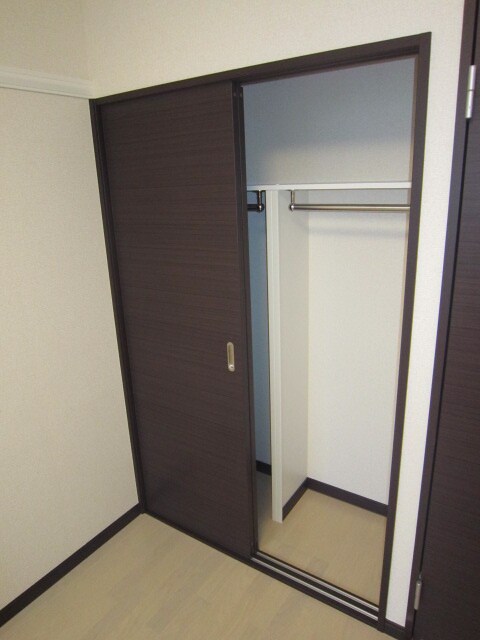 物件内観写真6　(収納)