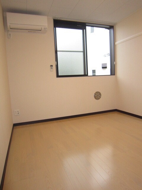 物件内観写真7　(室内からの展望)