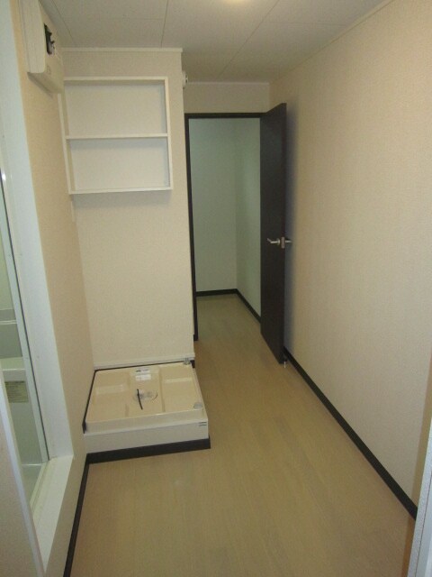 物件内観写真9　(洗濯機置場)