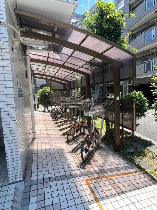 物件外観写真5　(駐輪場)
