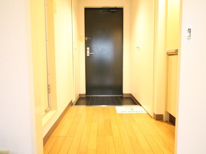物件内観写真13　(玄関)