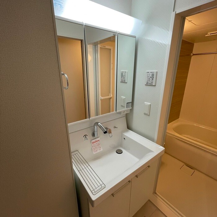 物件内観写真11　(洗面)