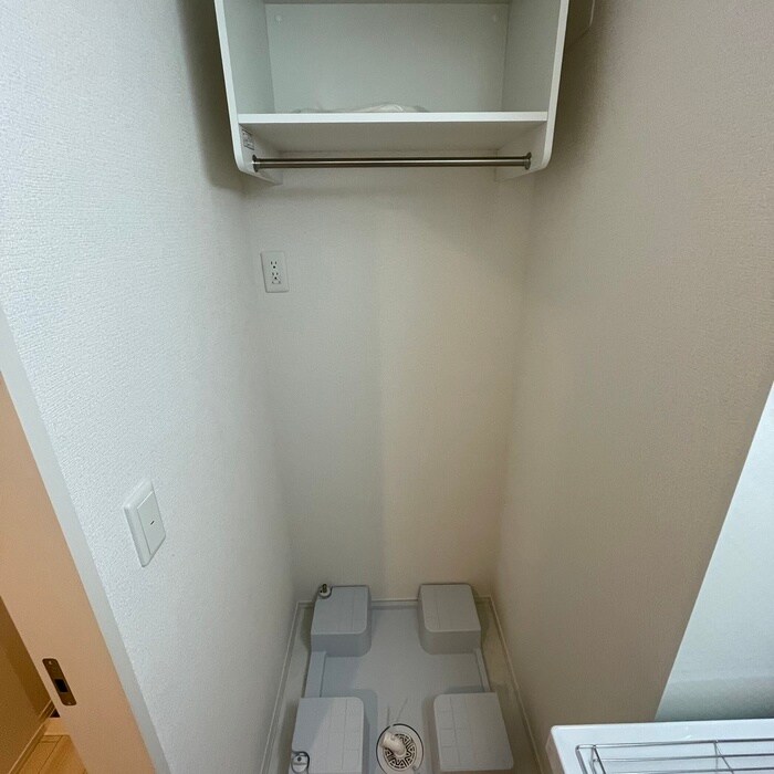 物件内観写真13　(洗濯機置場)