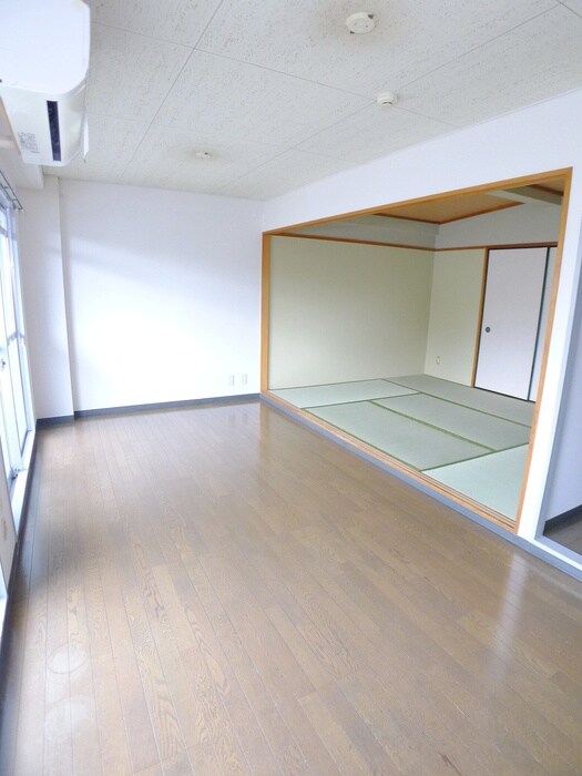 物件内観写真8　(居室)