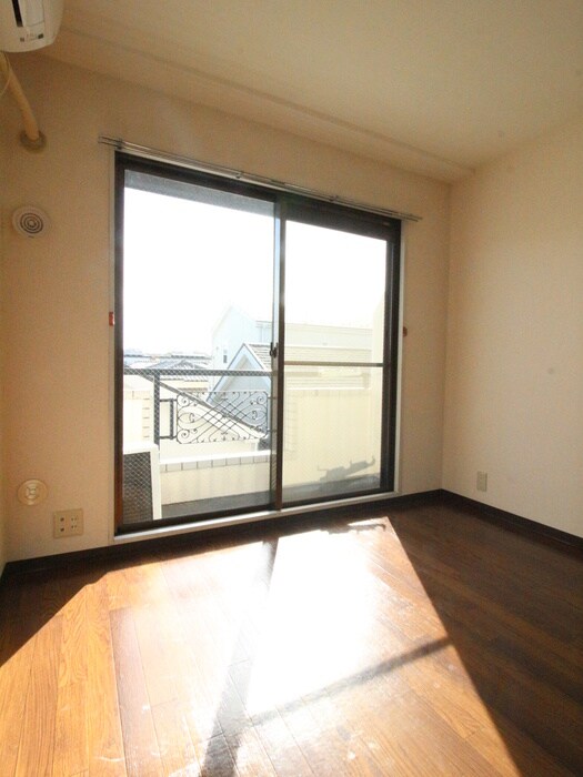 物件内観写真8　(居室)