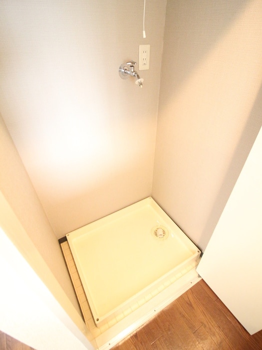 物件内観写真14　(洗濯機置場)