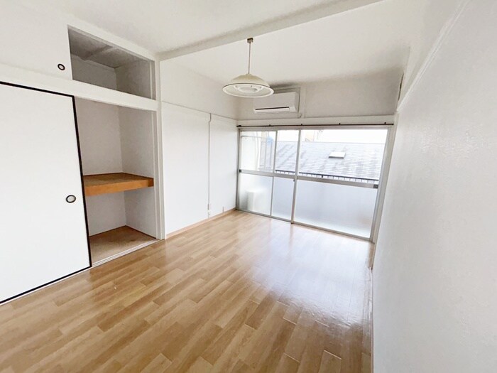 物件内観写真4　(居室)