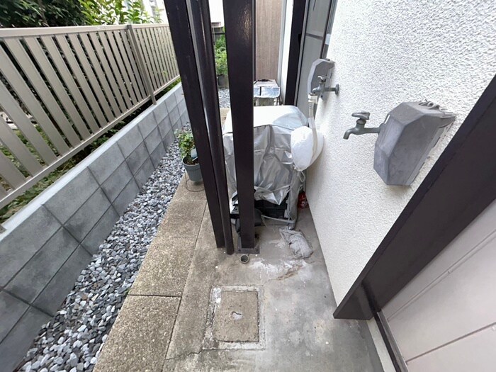 物件内観写真12　(洗濯機置場)