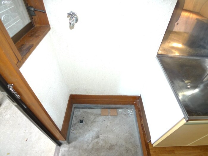 物件内観写真12　(洗濯機置場)