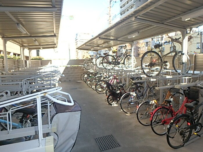 物件外観写真4　(駐輪場)