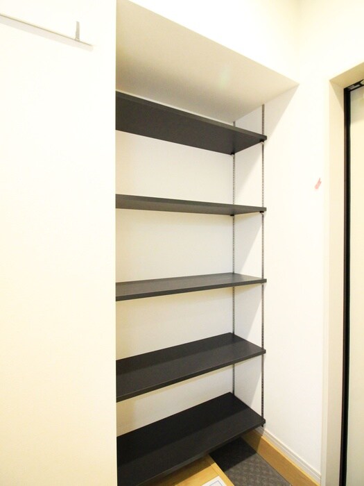 物件内観写真8　(靴箱)