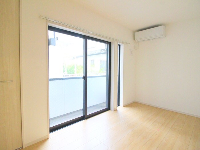 物件内観写真12　(室内からの展望)