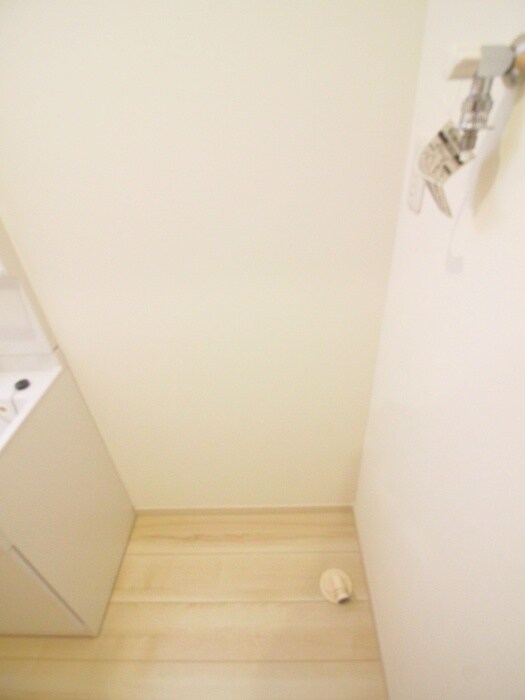 物件内観写真12　(洗濯機置場)