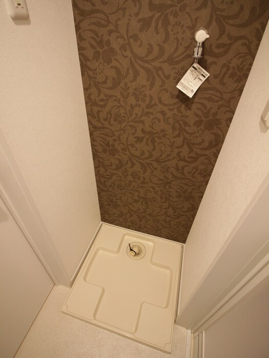 物件内観写真16　(洗濯機置場)