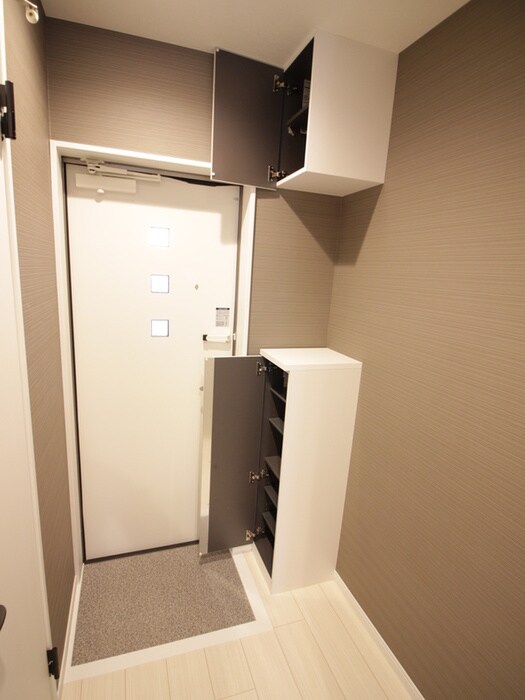 物件内観写真17　(玄関)