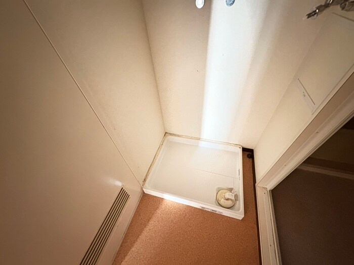 物件内観写真14　(洗濯機置場)