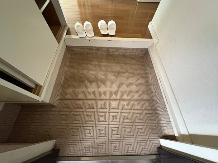 物件内観写真15　(玄関)