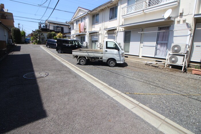 物件外観写真5　(駐車場)