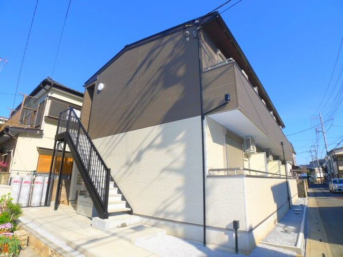 物件外観写真3　(エントランス部分)