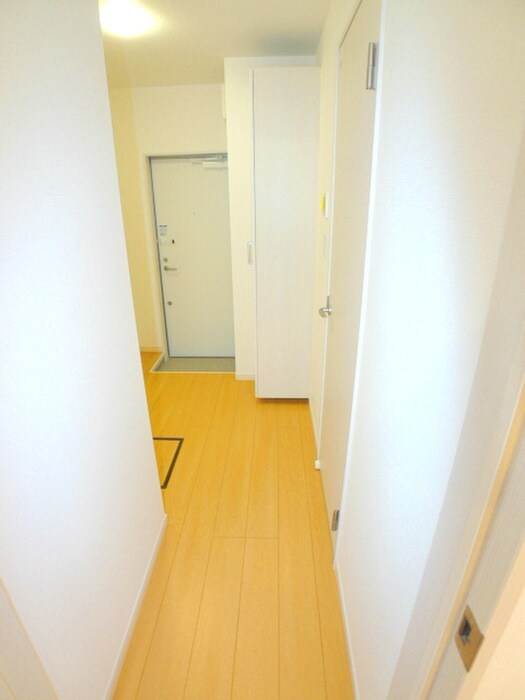 物件内観写真14　(廊下)