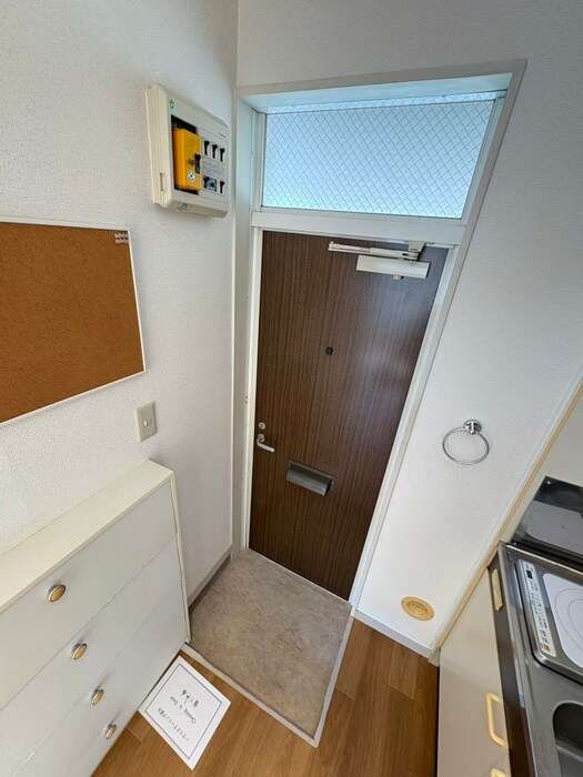 物件内観写真7　(玄関)