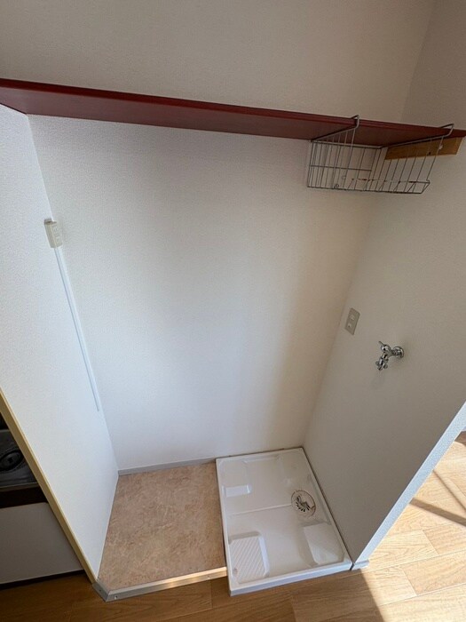 物件内観写真9　(洗濯機置場)