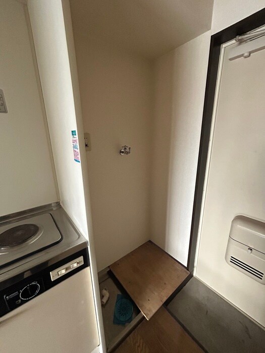 物件内観写真15　(洗濯機置場)