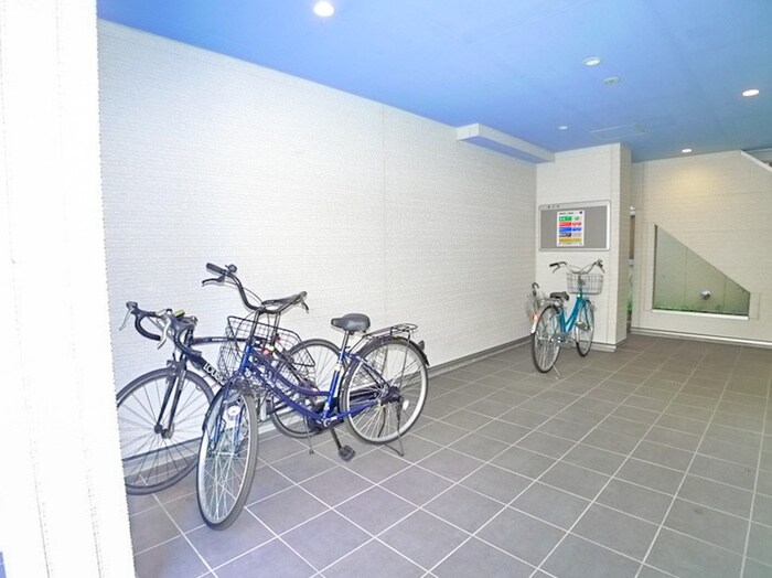 物件外観写真4　(駐輪場)