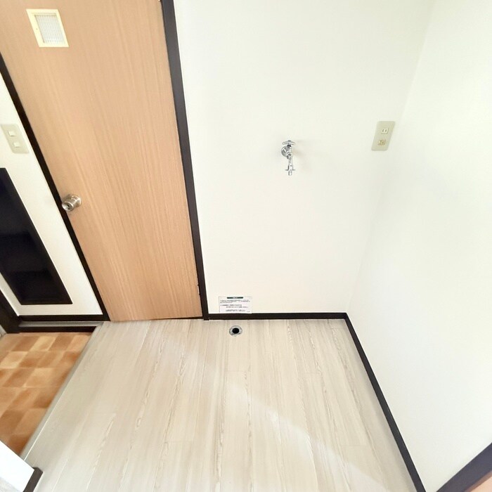 物件内観写真7　(洗濯機置場)