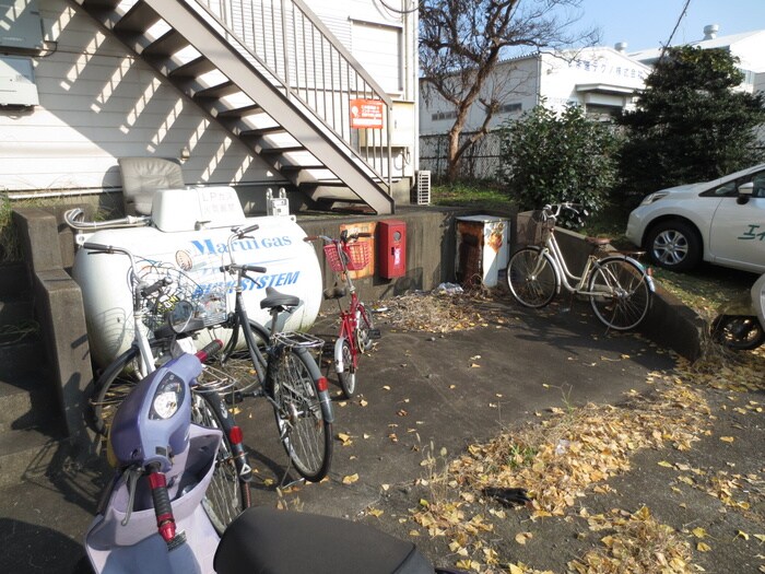 物件外観写真6　(駐輪場)