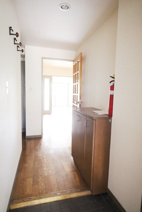 物件内観写真7　(玄関)