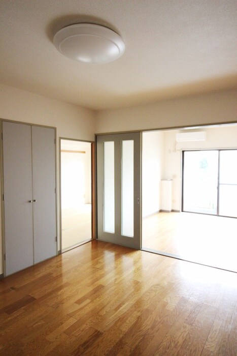 物件内観写真11　(居室)