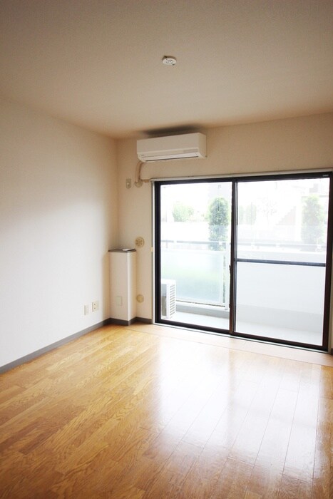 物件内観写真12　(室内からの展望)