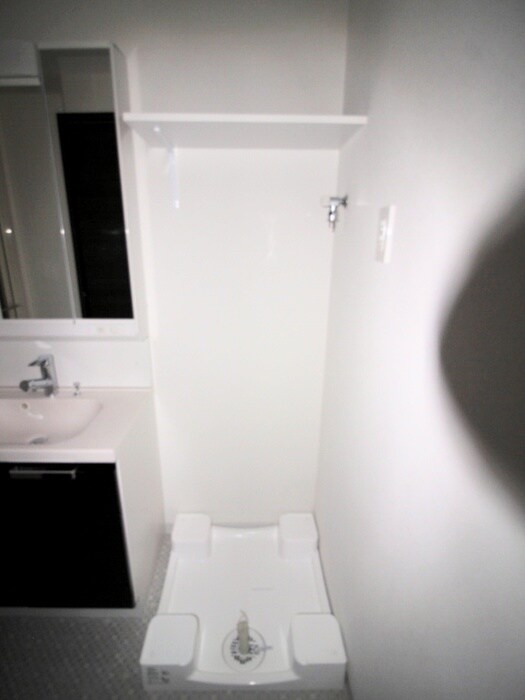 物件内観写真12　(洗濯機置場)