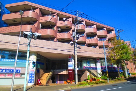 ルミエ－ルアイあざみ野外観写真