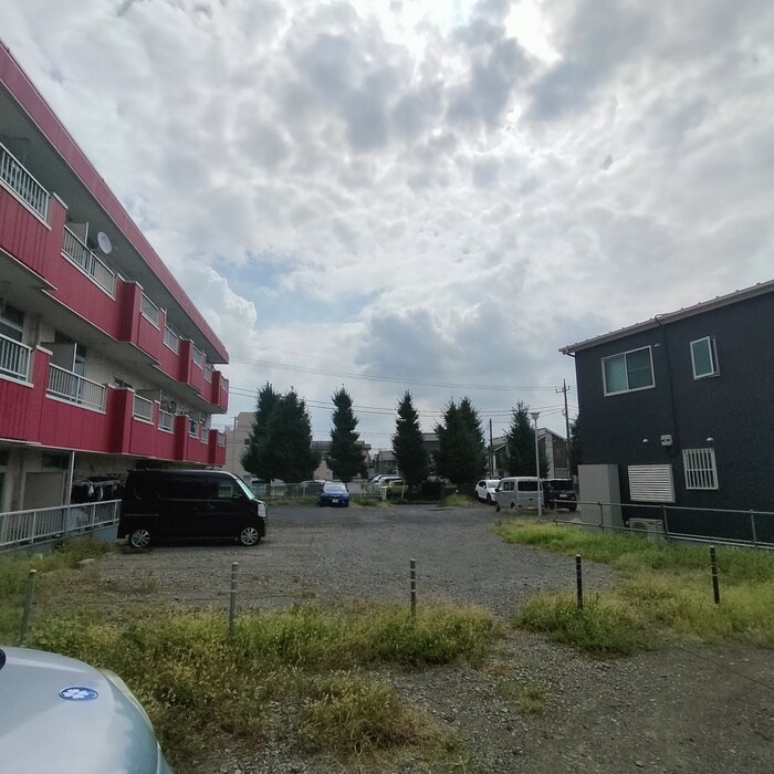 物件外観写真6　(駐車場)