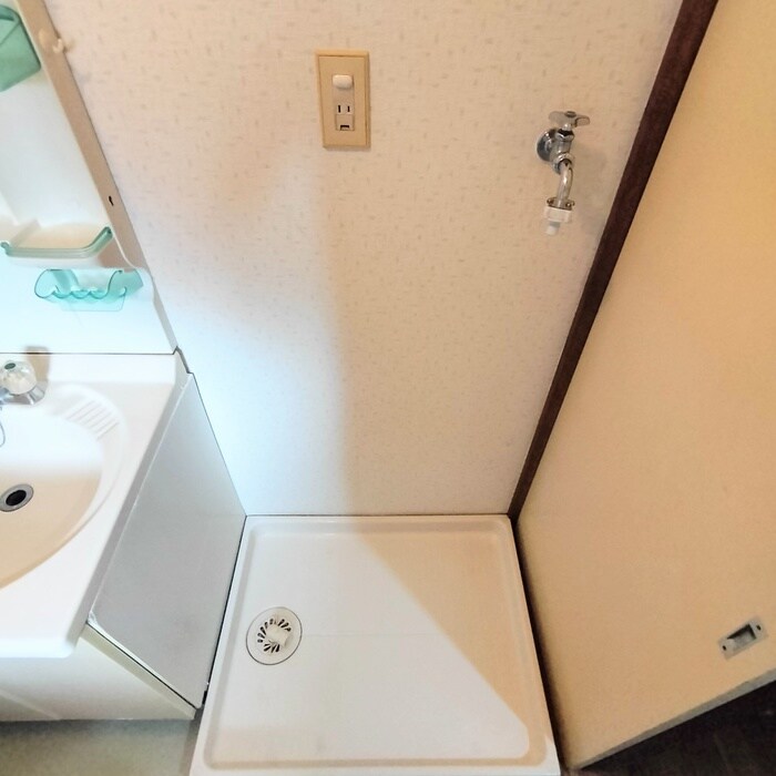 物件内観写真13　(洗濯機置場)