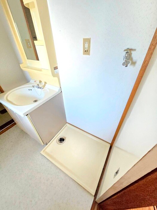 物件内観写真13　(洗濯機置場)