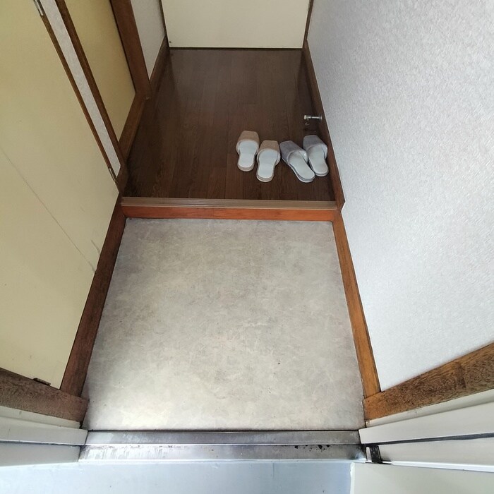 物件内観写真16　(玄関)