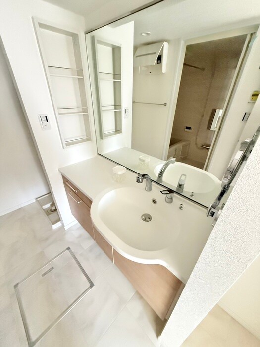 物件内観写真10　(洗面)