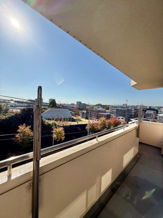 物件内観写真16　(室内からの展望)