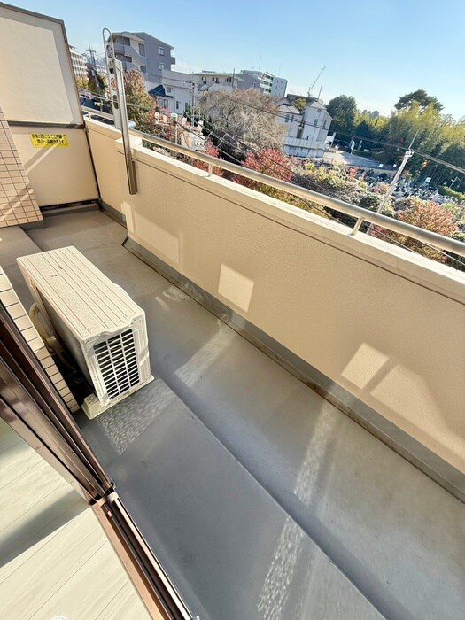 物件内観写真18　(室内からの展望)