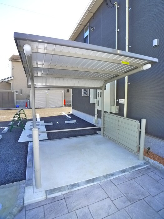 物件外観写真5　(駐車場)