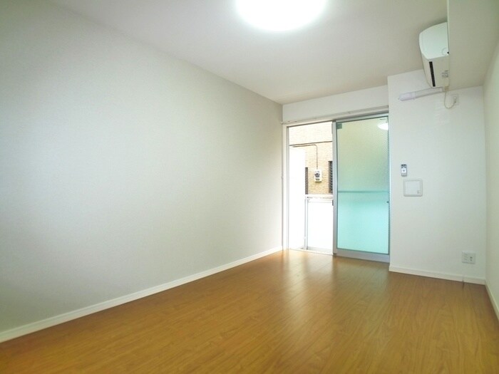 物件内観写真7　(室内からの展望)