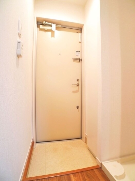 物件内観写真15　(玄関)