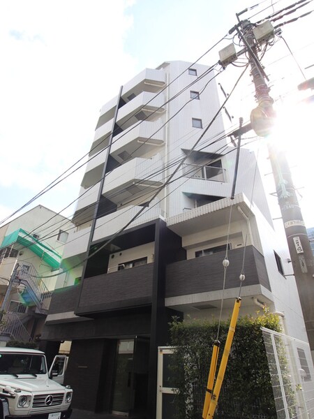 ﾗｸﾞｼﾞｭｱﾘｰｱﾊﾟｰﾄﾒﾝﾄ白金（402）外観写真