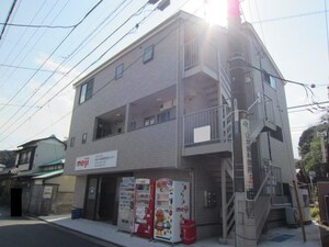 明治アパ－ト外観写真
